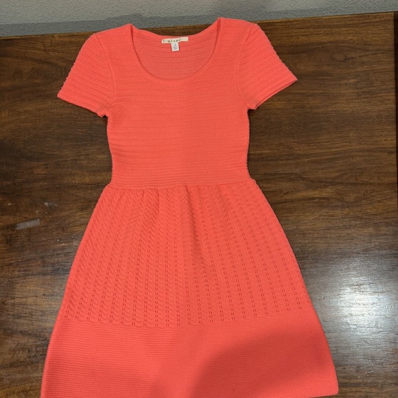 Miami Dress Women Small Short Sleeve Sweater Dress Bright Coral Pink Knee Length - Picture 1 of 14